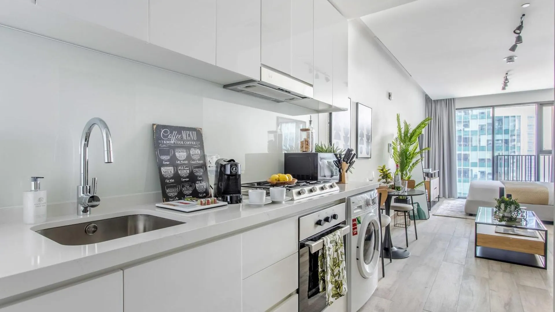 Frank Porter - Ahad Residences Dubai Apartment