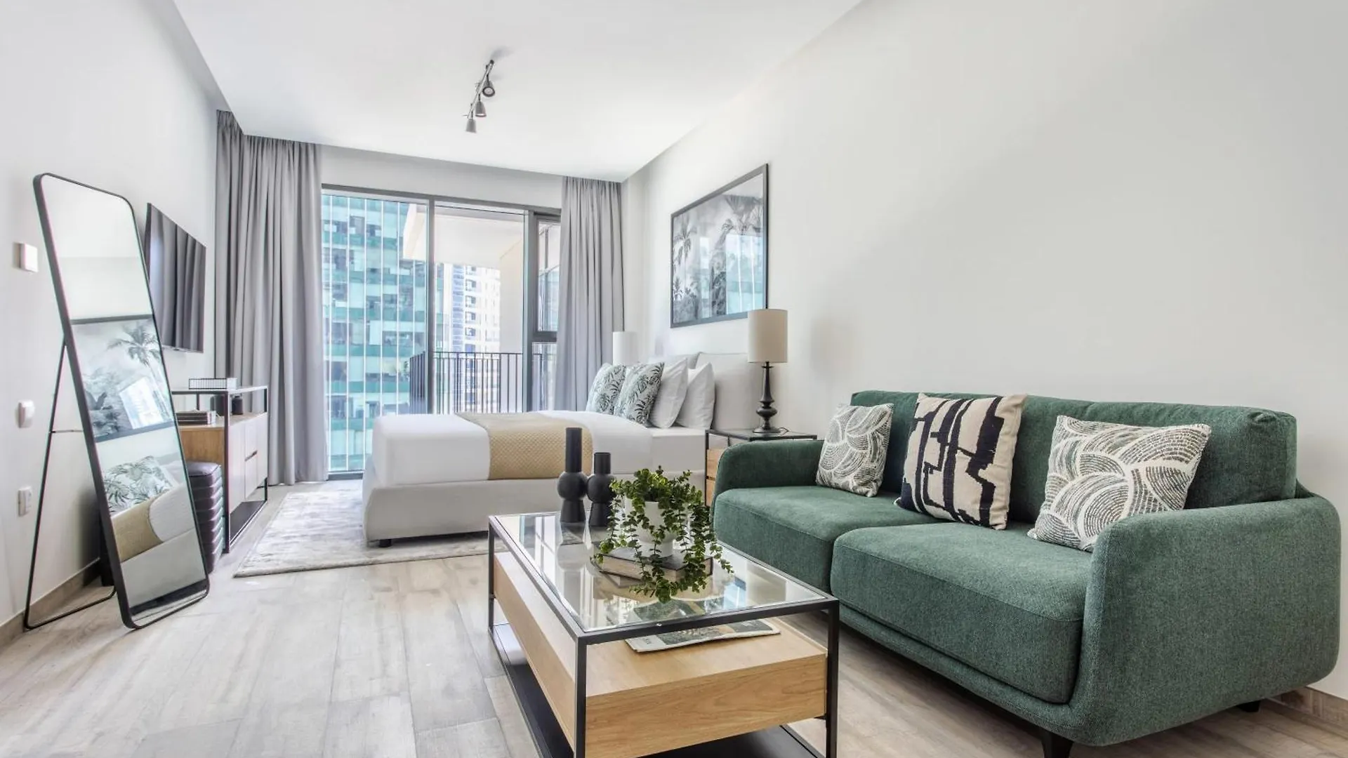 Frank Porter - Ahad Residences Dubai